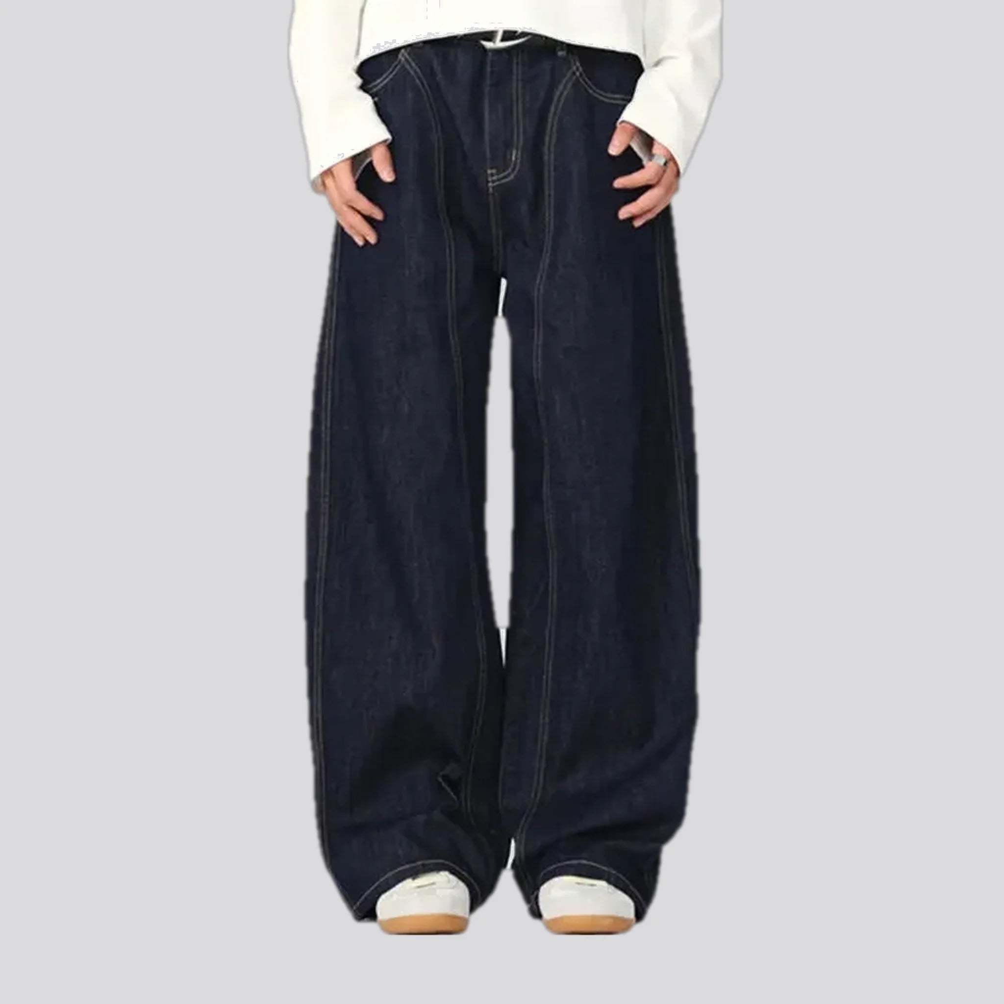 Slouchy 90s style dark men's jeans