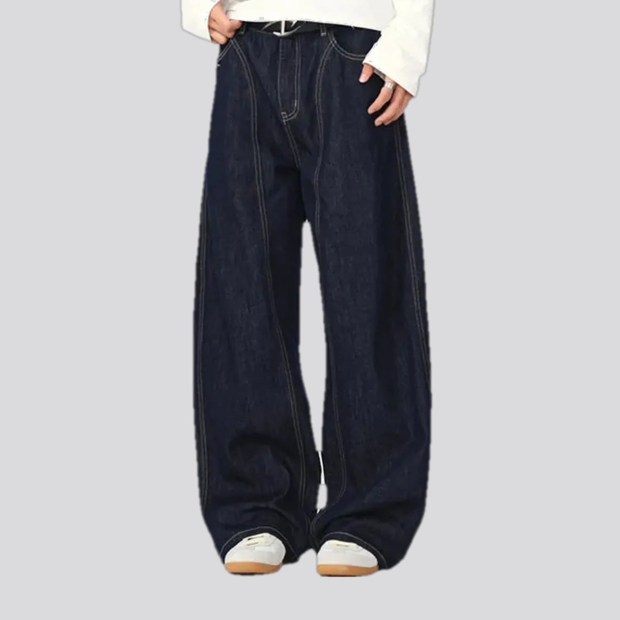 Slouchy 90s style dark men's jeans